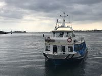 Die F&auml;hre bringt uns zum Fischereihafen von Lorient
